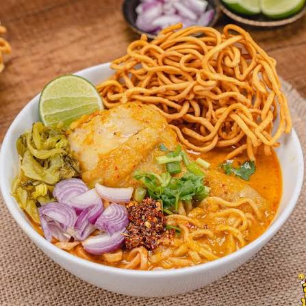 ข้าวซอยลูกชิ้น